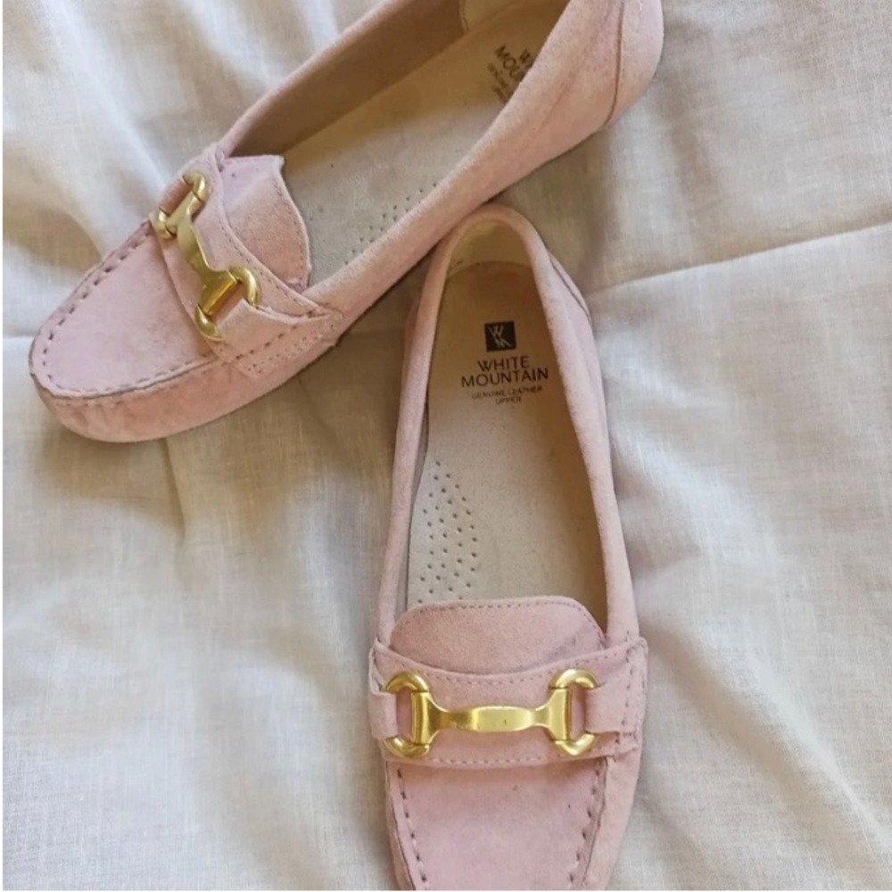 White Mountain Pink Suede Slip On Loafers with Gold Bit Accent size 6.5